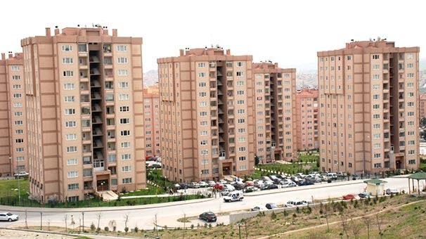 <p><span style="color:#B22222"><strong>KENTSEL DÖNÜŞÜMLE YAPILAN BİNALAR MUAF TUTULDU</strong></span></p>
<p>Kentsel dönüşümle yapılmış binalardaki alım satımlarda tüm harçlar, vergiler ve ücretlerden muaf tutuldu. Daha önce de muaftı ama sehven yapılan uygulama yanlışlıkları ve alınan ücretlerin sıkıntıya sebep olduğu fark edildi.</p>