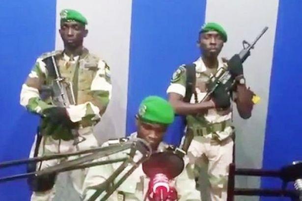 <p><strong>Gabon</strong><br />
7 Ocak 2019’da General Kelly Ondo Obiang ulusal radyo ve televizyon kurumunu basarak yönetime el koyduklarını duyurdu. Suudi Arabistan’da hastalandıktan sonra tedavi için Fas’a götürülen Başka Ali Bongo Ondimba görevinin başında olduğunu duyurdu. Darbeciler hükümet güçleri tarafından etkisiz hale getirildi.</p>