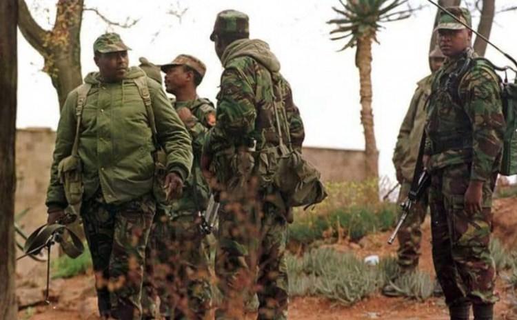 <p><strong>Lesoto</strong><br />
30 Ağustos 2014’te General Tlai Kamoli, İçişleri Bakanı Mothetjoa Metsing’in desteğini alarak Başbakan Tom Thabane’yi devirmek istedi. Darbe başarısız olsa da ülkede erken seçimlere gidildi.</p>