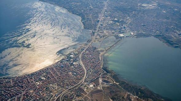 <p>Bölge/İl-ilçe: İstanbul Güngören<br />
<br />
Amortisman Süresi (Yıl): 17.9<br />
<br />
Satış Fiyatı (TL/m2): 3.111<br />
<br />
Kira Değeri (TL/m2): </p>