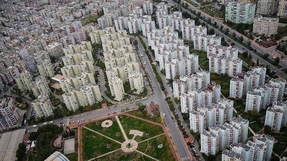 <p>Bölge/İl-ilçe: Artvin Merkez<br />
<br />
Amortisman Süresi (Yıl): 19<br />
<br />
Satış Fiyatı (TL/m2): 1.453<br />
<br />
Kira Değeri (TL/m2): 6.37</p>
