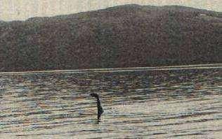 <p>Lochness canavarını gösteren bu fotoğraf 70'li yıllarda çekildi. Gerçek olup olmadığı yıllarsır hala tartışılıyor.</p>

<p> </p>
