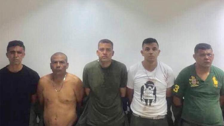 <p><strong>Venezuela</strong><br />
5 Ağustos 2018’de Venezuela Devlet Başkanı Nicolas Maduro'nun katıldığı bir resmi törene bomba yüklü insansız hava aracı ile saldırı düzenlendi. Maduro’yu hedef alan girişimde 7 asker yaralandı. Maduro, olayın arkasında ABD ve Kolombiya'nın olduğunu öne sürdü.</p>
<p> </p>