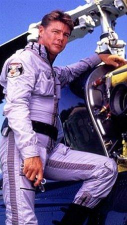 <p>1980'lerde rol aldığı Airwolf adlı dizide bölüm başına 200 Bin Dolar yani yaklaşık 454 Bin TL kazanan aktör Jan Michael Vincent emeklilik günlerini çok zor geçiriyor. </p>
