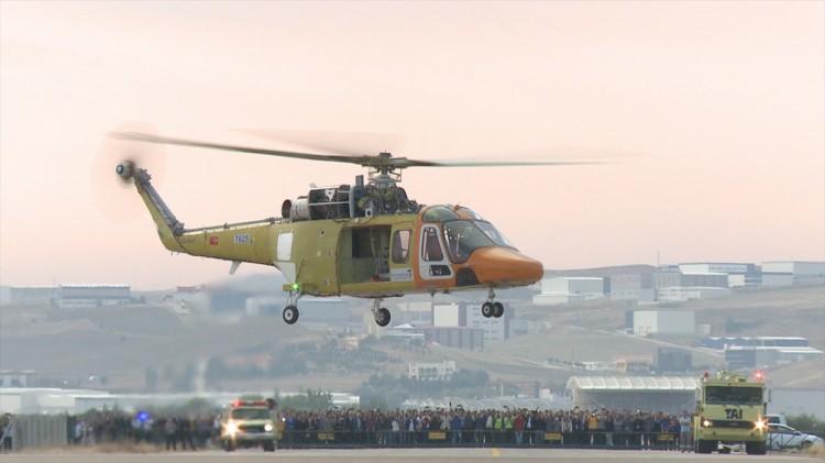 <p>Ateşli silahların yerine geçmesi beklenen ve "geleceğin silahı" olarak nitelendirilen elektromanyetik top sistemlerine yönelik çalışmalar kapsamında, Şahi 209 ve Tufan sistemlerinin test atışları gerçekleştirildi. Türkiye bu alanda dünyada çalışma yapan sayılı ülkeler arasına girdi.</p>

<p> </p>
