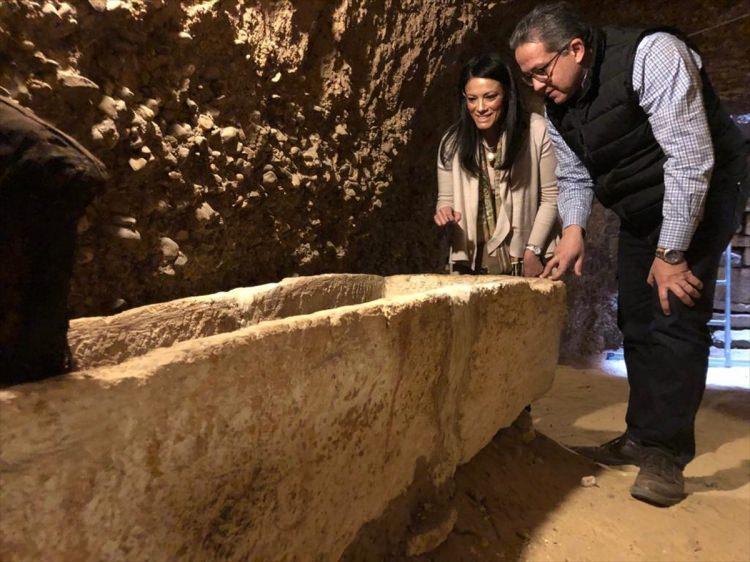 <p>Mısır’ın Minye şehrinde tarihi mezarda 40 mumya ve diğer mezarlara açılan 3 kuyu tespit edildi.</p>
