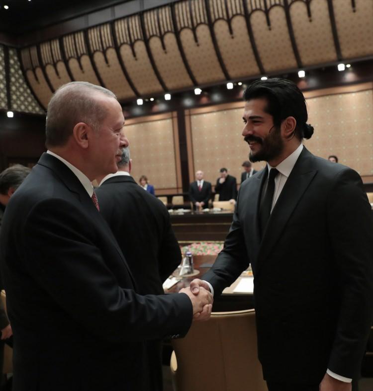 <p>Burak Özçivit</p>
