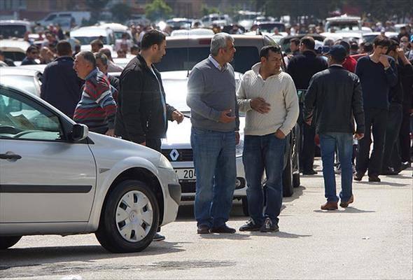 <p><strong>Bilgiler cepten verilecektir</strong></p>
<p>İkinci el ilan sitesinde açıklama kısmına araçla ilgili bilgileri yazmaya üşenen satıcıdır.</p>