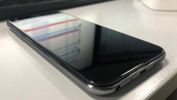 <p>General Mobile GM 8 </p>

<p> </p>

<p>Ekranı: 5.7 inç (720 x 1440 piksel çözünürlük) </p>

<p> </p>

<p>Kamera: 13 MP </p>

<p> </p>

<p>Bellek: 3 GB RAM </p>

<p> </p>

<p>Pil: 3075 mAh</p>
