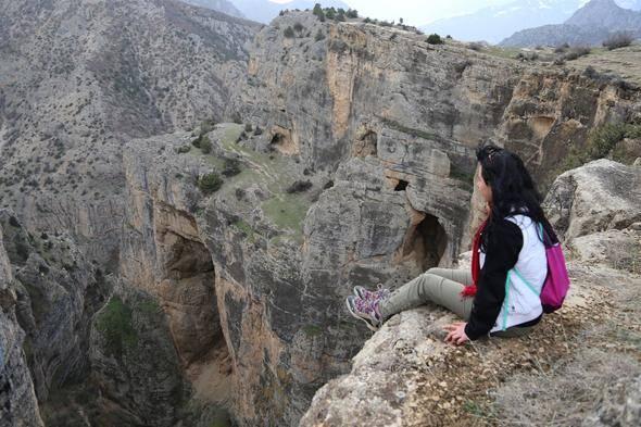 <p>Amerika’nın Arizona eyaletindeki Grand Canyon’dan sonra dünyanın en yüksek ikinci kanyonu özelliği bulunduğu belirtilen Cehennem Deresi Kanyonu, proje ile birlikte turistler için cazip hale getirilecek.</p>

<p> </p>
