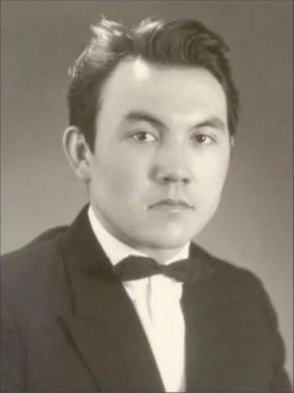 <p>Eski Kazakistan'ın Başkanı, Nursultan Nazarbayev.</p>

<p>​</p>
