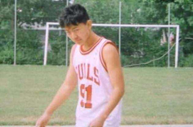 <p> </p>
<p>Kim Cong-ın, Kuzey Kore Ulusal Lideri</p>
<p> </p>
<p>Sembolik nedenlerden dolayı doğum tarihi 1982 olan Kuzey Kore Lideri, gizemlerin arasına saklanmış durumda. Bazı kaynaklar İsviçre'de eğitim aldığını söylese de tabii ki de gerçek olup olmadığını bilemiyoruz.</p>
<p> </p>
<p> </p>