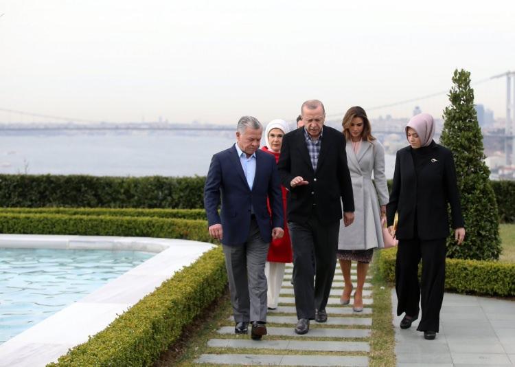 <p>Daha sonra Başkan Erdoğan ve eşi Emine Erdoğan, Ürdün Kralı 2. Abdullah ve eşi Rania el Abdullah ile Vahdettin Köşkü’nde kahvaltıda bir araya geldi.</p>