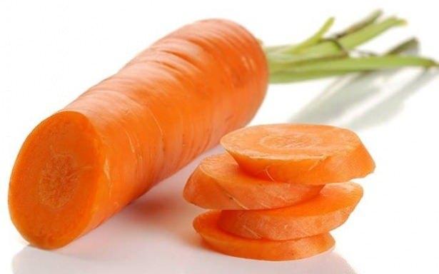 <p>Günde 1-2 adet havuç yiyerek, ciltte kurumaya ve kırışıklığa neden olan A vitamin eksikliğinin önüne geçebilirsiniz.</p>
<p> </p>