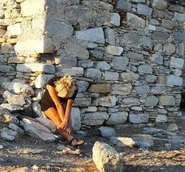 <div>Bodrum’a yerleştikten sonra bir okulla anlaşıp müzik öğretmenliği yapacağını da açıklayan Zeynep “Yakında öğretmen oluyorum İnşallah. Bir kolejde her Salı günü güzel çocuklara ders vereceğim. Müzik dersine gireceğim. Öğrencileri, çocukları çok seviyorum. Topluma güzel, erdemli çocuklar yetiştirmek istiyorum” dedi.</div>

<div> </div>
