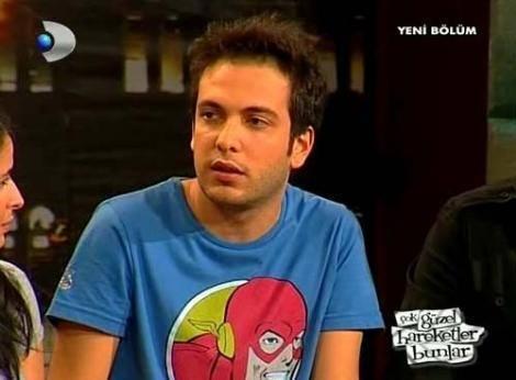 <p>2014 yılında Murat Dalkılıç'ın "Daha Derine" albümüne "Bu nasıl aşk" isimli şarkıyı vermişti. Aynı zamanda arkadaşı İbrahim Büyükak'ın Küçük Esnaf filmi için "Berhudar Olmak Zor" isimli şarkıyı yapmıştı.</p>
