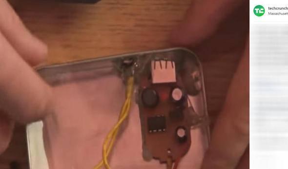<p>USB girişi de bu şekilde dışarı veriyor...</p>
