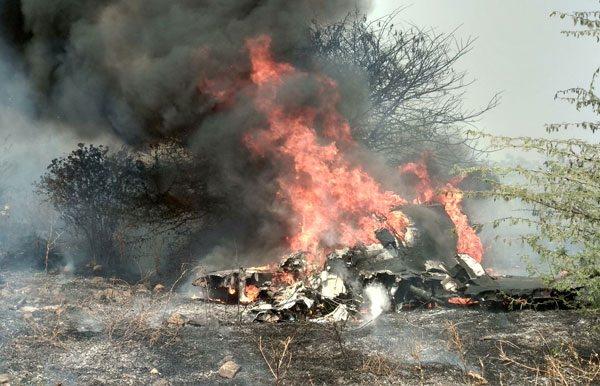 <p>Hindistan'da bir savaş uçağı, havalimanı yakınlarında düştü.</p>

<p> </p>
