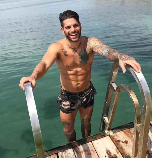 <p>Orada olmayı çok istiyorum. Birinci olursam, hırsım, pes etmemem ve centilmenliğim sayesinde olacağım. Şu an bu videoyu kim izliyorsa 2019 Survivor şampiyonunu izliyor.</p>
<p> </p>