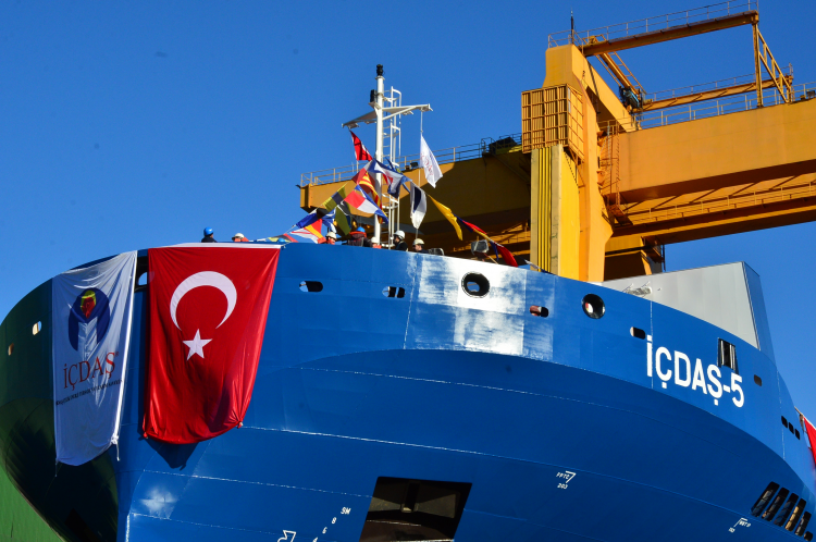 <p>Danimarka, Almanya ve Kanada'daki dünyanın önde gelen armatörlerine siparişle gemi üreten İÇDAŞ'ın, Amerika ve Avrupa'nın birçok ülkesinden gelen talepler doğrultusunda iş bağlantısı için görüşmelerini sürdürdüğü öğrenildi.</p>