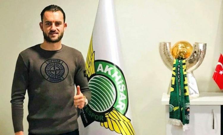 <p>Sokol Cikalleshi<br />
<br />
Yeni takımı: Akhisarspor<br />
Eski takımı: Göztepe<br />
Mevkiisi: Forvet</p>
