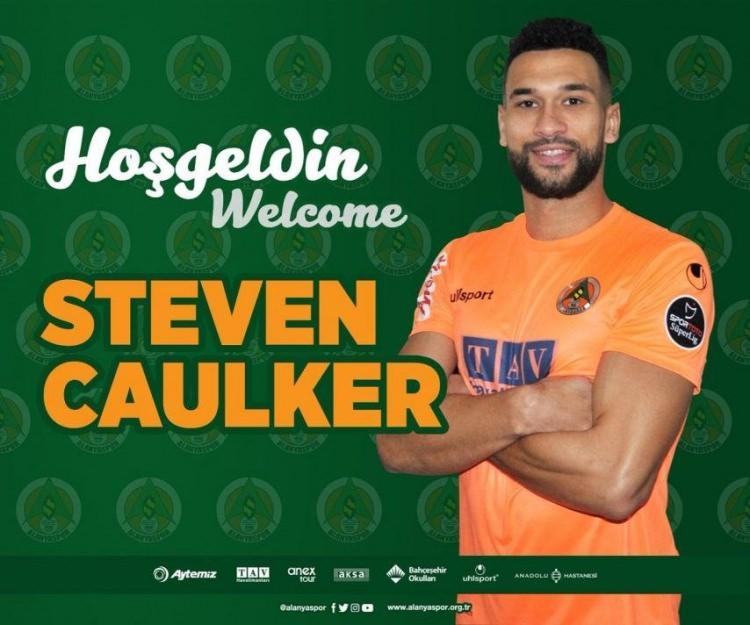 <p>Steven Caulker<br />
<br />
Yeni takımı: Alanyaspor<br />
Eski takımı: Dundee<br />
Mevkiisi: Stoper</p>

