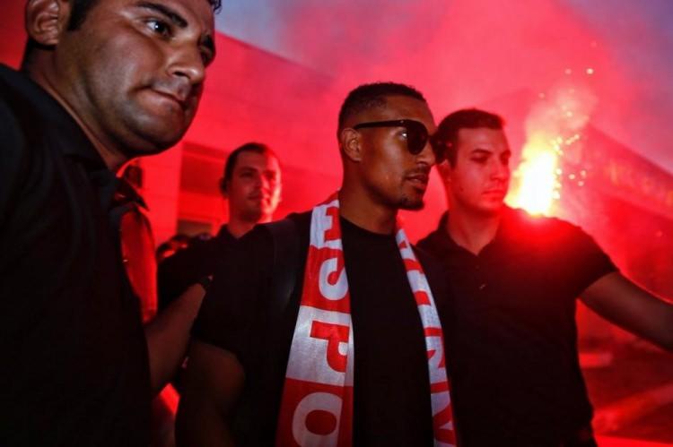 <p>William Vainqueur<br />
<br />
Yeni Takımı: Monaco<br />
Eski Takımı: Antalyaspor<br />
Mevkiisi: Orta saha<br />
Bonservisi: Kiralık</p>

