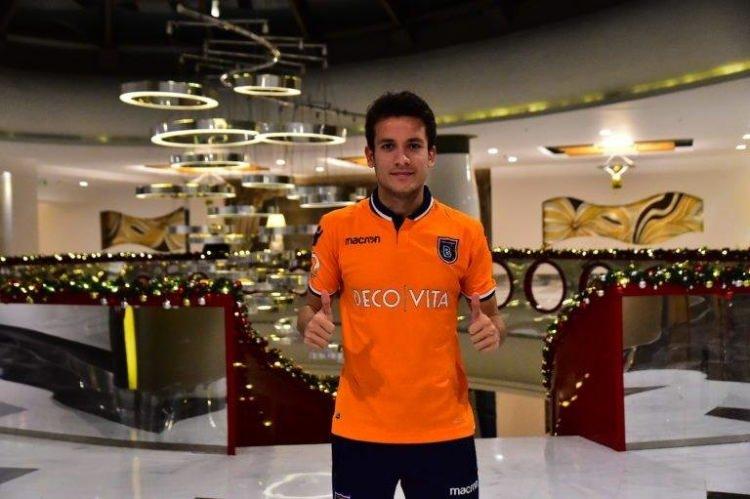 <p>Alican Özfesli<br />
<br />
Yeni Takımı: Başakşehir<br />
Eski Takımı: Altınordu<br />
Mevkiisi: Orta saha</p>
