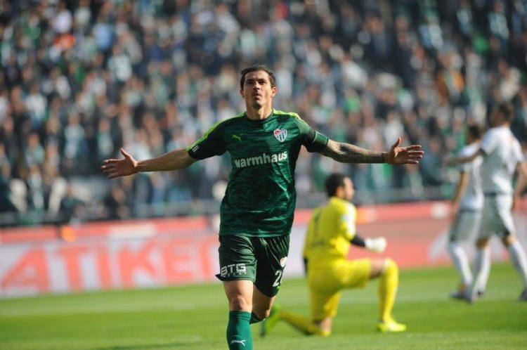 <p>Bogdan Stancu<br />
<br />
Yeni Takımı: Gençlerbirliği<br />
Eski Takımı: Bursaspor<br />
Mevkiisi: Forvet</p>