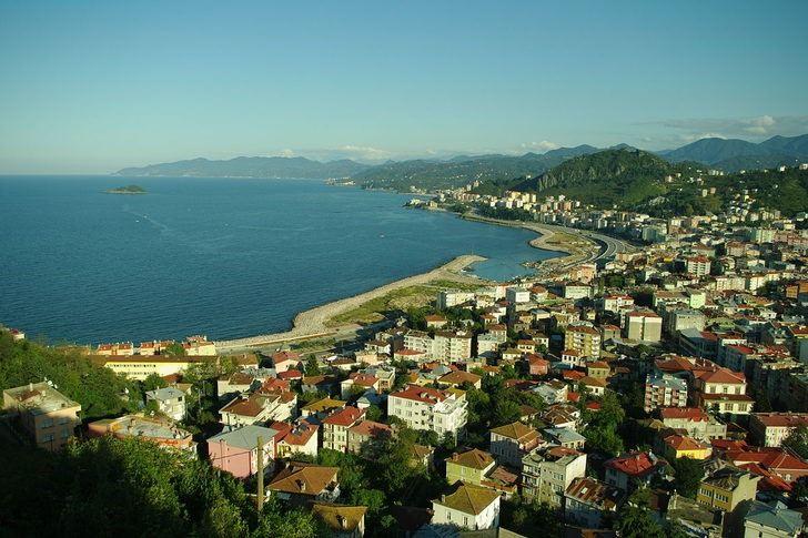 <p><strong>GİRESUN: <span style="color:#FFD700">453 bin 912</span></strong></p>

<p> </p>
