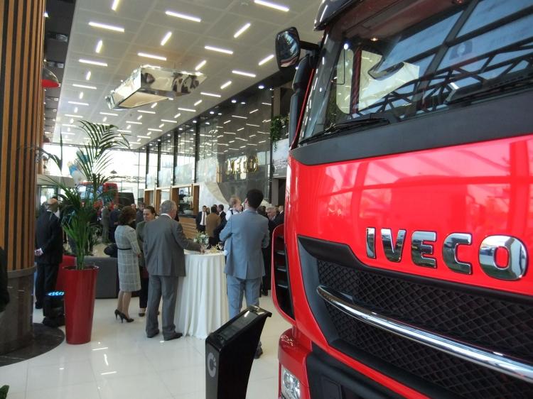 <p>IVECO</p>

<p>TOPLAM SATIŞ RAKAMI: 48</p>
