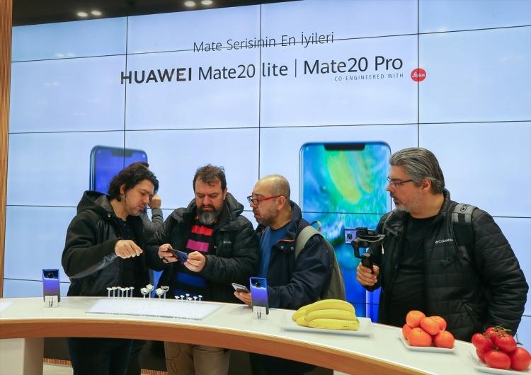 <p> 1 yıllık geçerlilik süresi olan VIP Kart sahibi kullanıcılar Huawei Deneyim Mağazası Teknik Servis bölümünde bir kere toz temizliği ve iki kere ekran koruma hizmeti alabilecek. </p>
