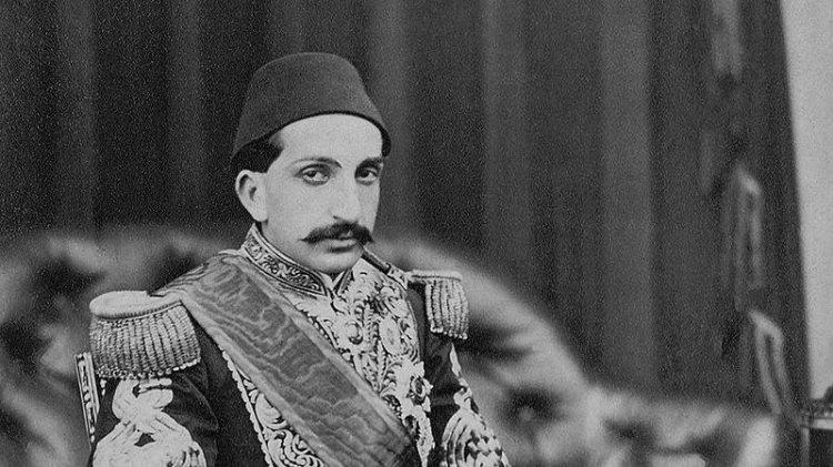 <p>2. Abdülhamid, Osmanlı Devleti’nin son dönemlerinde tahta çıkmasına rağmen devletin en güçlü yöneticilerinden biri oldu. Bugün, Abdülhamid’in vefatının 101. yılı.</p>

<p>​</p>
