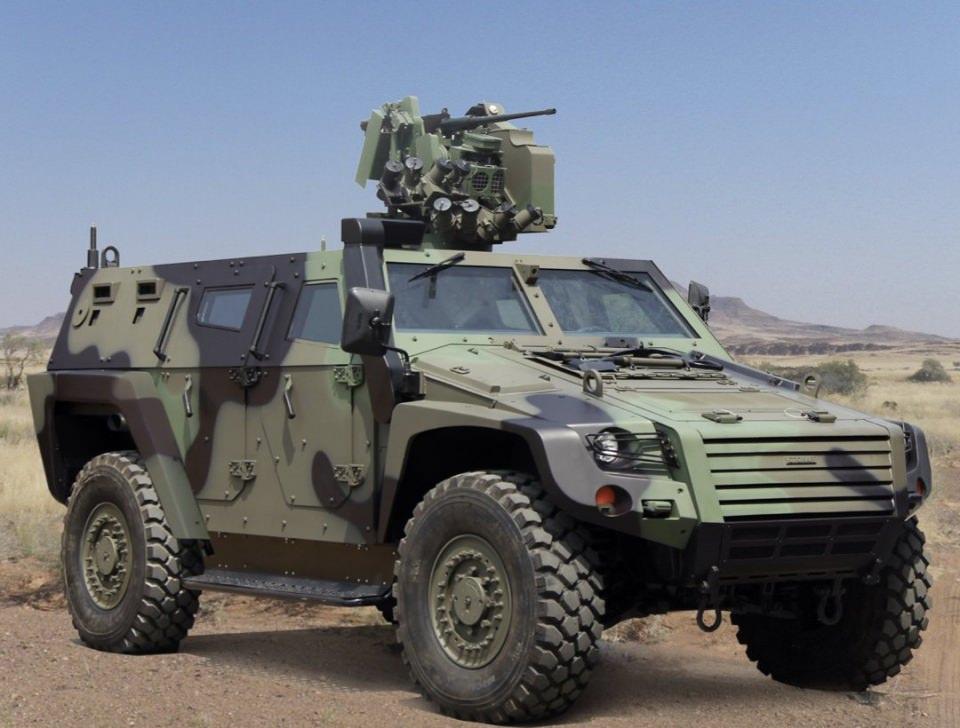 <p>Askeri araç ürün ailesine eklenen Tulpar Hafif Tank, geçen yıl Paris’te gerçekleştirilen savunma sanayisi fuarı Eurosatory’de ilk kez tanıtıldı. Zırhlı araçlar ve özellikle ana muharebe tankı tasarlama ve geliştime konusundaki deneyim TULPAR’la bir kez daha ortaya konuldu.</p>
<p> </p>