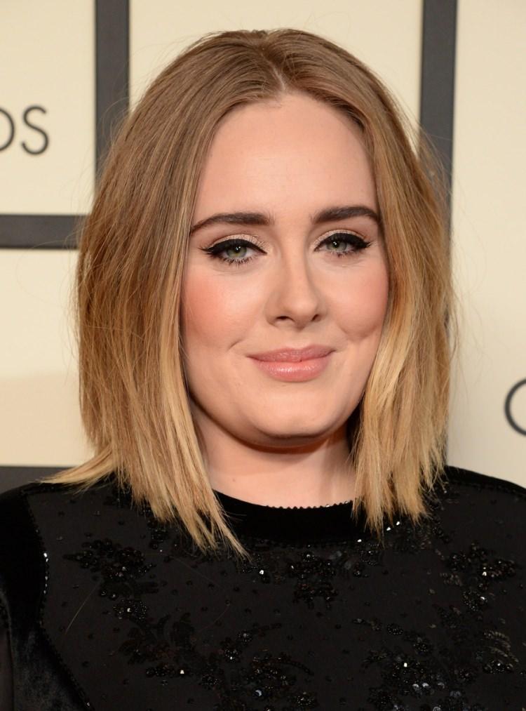 <p>Adele</p>

<p> </p>

<p>Gerçek Adı: Adele Laurie Blue Adkins</p>
