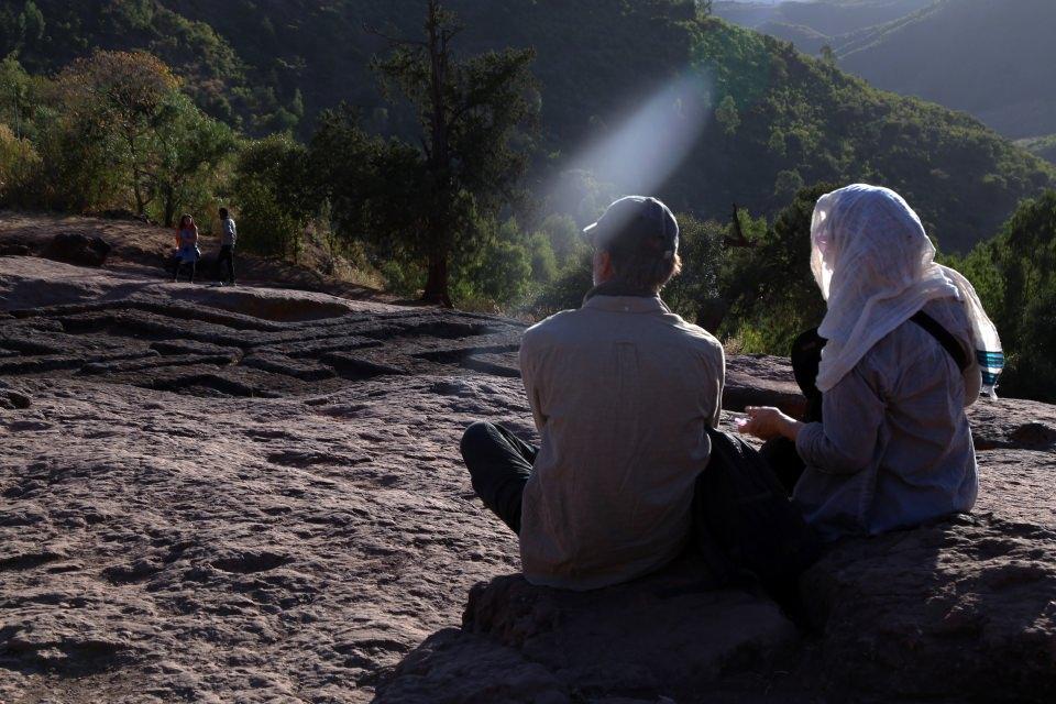 <p>Düşmanların fark etmemesi için yer altına inşa edilen yapıların her biri, taşıdığı sembollerle dönemin ve bugünün Etiyopya’sında yaşanan güçlü dini hayatı anlamaya yardımcı oluyor. </p>

<p> </p>
