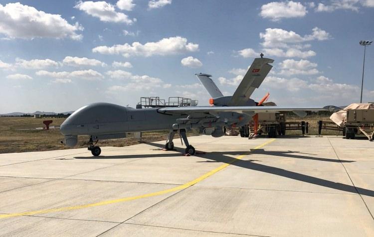 <p>Kanatlı Güdüm Kiti (KGK), Hava Kuvvetleri Komutanlığı envanterinde bulunan 250 ve 500 kilogramlık genel maksat bombalarını, havadan karaya uzun menzilli akıllı mühimmatlara dönüştürüyor.</p>
<p> </p>