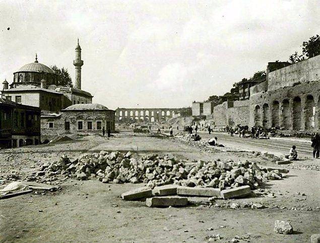 <p>17. Unkapanı Atatürk Bulvarı.</p>

<p> </p>
