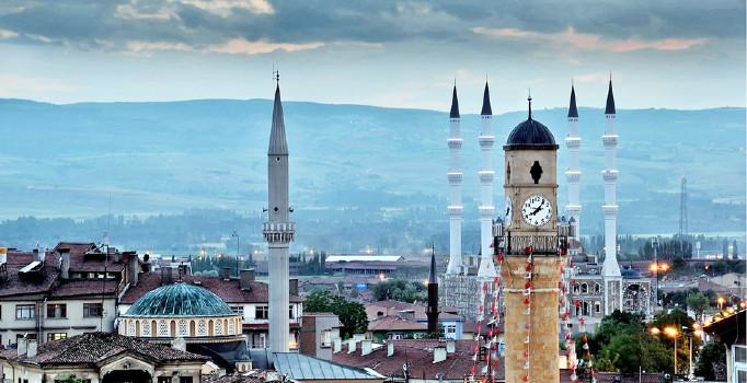 <p>Çorum</p>

<p>İstanbul'daki nüfus: 176 bin 209 kişi</p>

<p> </p>
