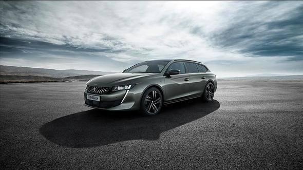 <p>Peugeot’nun kompakt sınıftaki güçlü modeli olan 308, dizel versiyonlarında ÖTV indirimine ek 30.000 TL için 12 ay %0,99 faizli kredi kampanyasınu müşterilere sunuyor. Peugeot 301 ise dizel versiyonlarında ÖTV indirimine ek 30.000 TL için 12 ay %0 faizli kredi kampanyasıyla müşterilere sunuluyor. Partner Tepee, ÖTV indirimine ek 30.000 TL için 12 ay %0 faizli kredi kampanyasıyla sunuluyor. Peugeot, diğer Hafif Ticari Araç modellerini, vergi indirimine ek 60.000 TL‘ye kadar 12 ay %0,99 faizli kredi kampanyasıyla müşterilere sunuluyor.</p>
<p> </p>