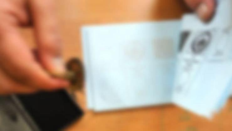 <p><strong>6) Köylerde hangi oylar kullanacak?</strong></p>
<p>Köylerde ise "il genel meclisi üyeliği" ile "muhtarlık ve ihtiyar meclisi" için oy atılacak.</p>
