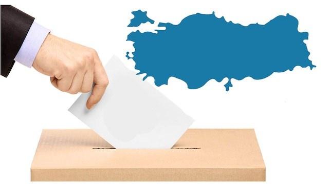 <p>Türkiye, 31 Mart'ta mahalli idarecilerini seçmek için sandık başına gitmeye hazırlanıyor.</p>

<p> </p>

<p>Yüksek Seçim Kurulu'nun (YSK) belirlediği seçim takvimi süreci işliyor.</p>

<p>AA muhabirinin derlediği bilgilere göre; seçim süreci, oy kullanma ve oyların sayılmasına ilişkin 11 soru ve yanıtları şöyle:</p>

