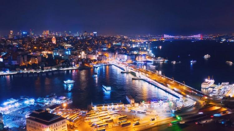 <p>Belgeselin galasına İstanbul Büyükşehir Belediyesi (İBB) Genel Sekreteri Hayri Baraçlı, belgeselde görev alan ekip, akademisyenler ve çok sayıda davetli katıldı.</p>

<p> </p>
