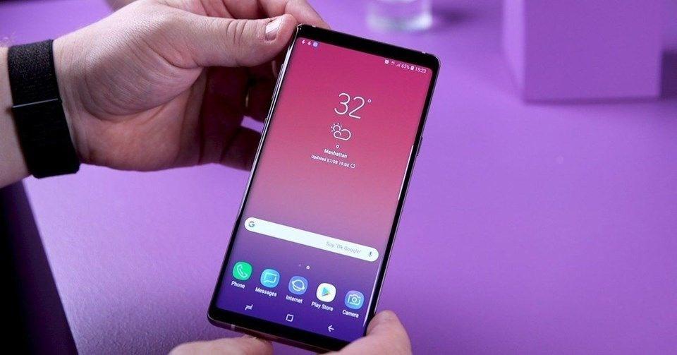 <p><strong>Samsung Galaxy Note 9</strong><br />
<br />
6.4 inç ekran</p>

<p> </p>
