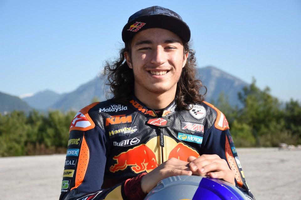 <div>2019 yılında FIM Moto3 Dünya Gençler Şampiyonası'nda yarışacak Can, 2017'de Red Bull MotoGP Rookies Cup'ta üçüncü olurken, 2018 yılında FIM Moto3 CEV Junior Dünya Şampiyonası'nda birinciliği kazanarak kariyerinin ilk Moto3 yarışına katıldı.</div>

<div> </div>

