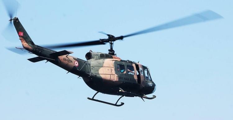 <p>10 Nisan 2006 - Kocaeli'nin Uzunçiftlik beldesi yakınlarında UH-1 tipi askeri personel taşıma helikopteri düştü.Üç askeri personel şehit oldu</p>