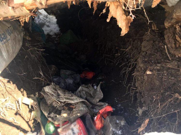 <p>Şırnak’ın Bestler Dereler bölgesinde terör örgütü PKK’ya yönelik düzenlenen operasyonda ele geçirilen 6 sığınak, 1 barınma alanı, çok sayıda yaşam malzemesi imha edildi. </p>
