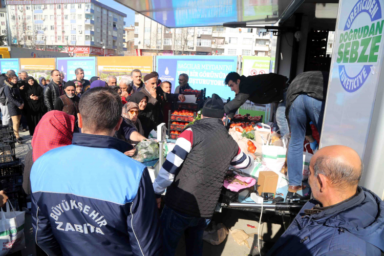 <p>İstanbul'da satış noktalarındaki tüm araçlarda BELTUR görevlileri olacağı öğrenilirken, Arnavutköy, Adalar, Şile, Silivri ve Çatalca'da üreticilik yapıldığı için bu 5 ilçede satış olmayacağı belirtildi.</p>
