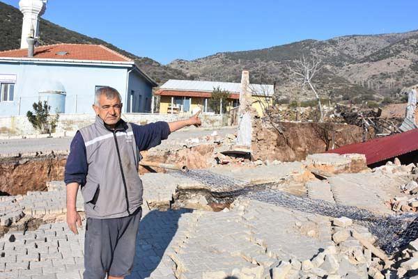 <p>Evlerini boşaltmak için çalışmalara başlayan vatandaşlar, gece yarısı toprak hareketliliğinin heyelana dönüşmesi üzerine büyük korku yaşadı. Heyelanın bildirilmesi üzerine bir süredir bölgede araştırma yapan, önlemler alan AFAD ekipleri, bu bölgeyi güvenlik şeridiyle kapattı, kimsenin girmesine izin verilmedi.</p>
<p> </p>