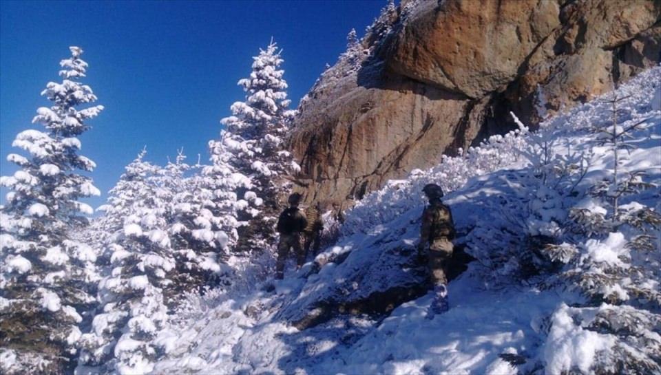 <p>Ayrıca, Karadeniz ve Akdeniz bölgelerindeki kırsal alanlarda da terör örgütünün kış üslenmesine yönelik operasyonlar düzenlendi.</p>
<p> </p>